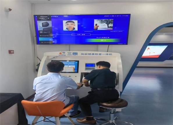 青島自貿(mào)片區(qū)?中德生態(tài)園建筑工人全員體驗(yàn)式安全教育培訓(xùn)在榮華(青島)建科“省級(jí)建筑施工安全和裝配式施工體驗(yàn)式教育基地”體驗(yàn)館內(nèi)正式啟動(dòng)(圖6) 青島自貿(mào)片區(qū)?中德生態(tài)園建筑工人全員體驗(yàn)式安全教育培訓(xùn)在榮華(青島)建科“省級(jí)建筑施工安全和裝配式施工體驗(yàn)式教育基地”體驗(yàn)館內(nèi)正式啟動(dòng)(圖6)